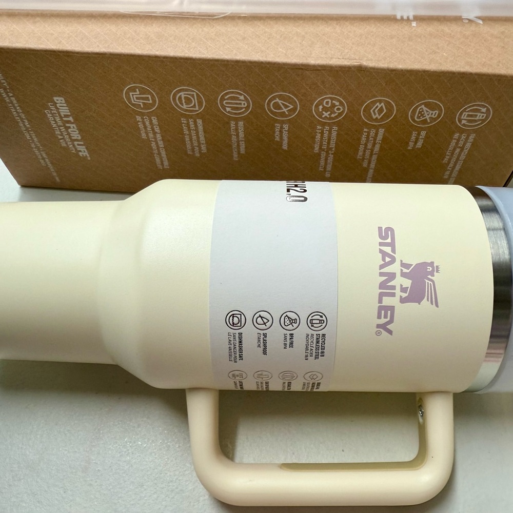 RARE Stanley OG Cream w/Embossed Logo in Lilac. Stanley “The Quencher H2O” - Picture 6 of 12